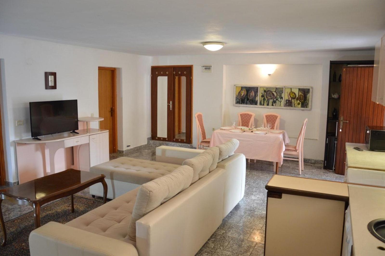 Apartments Aurelia Nova Vas  Luaran gambar